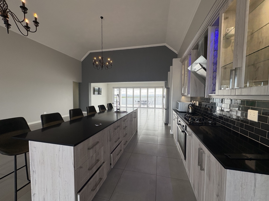 To Let 4 Bedroom Property for Rent in Yzerfontein Western Cape